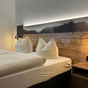 https://alpenhof-1.com-bavaria.com